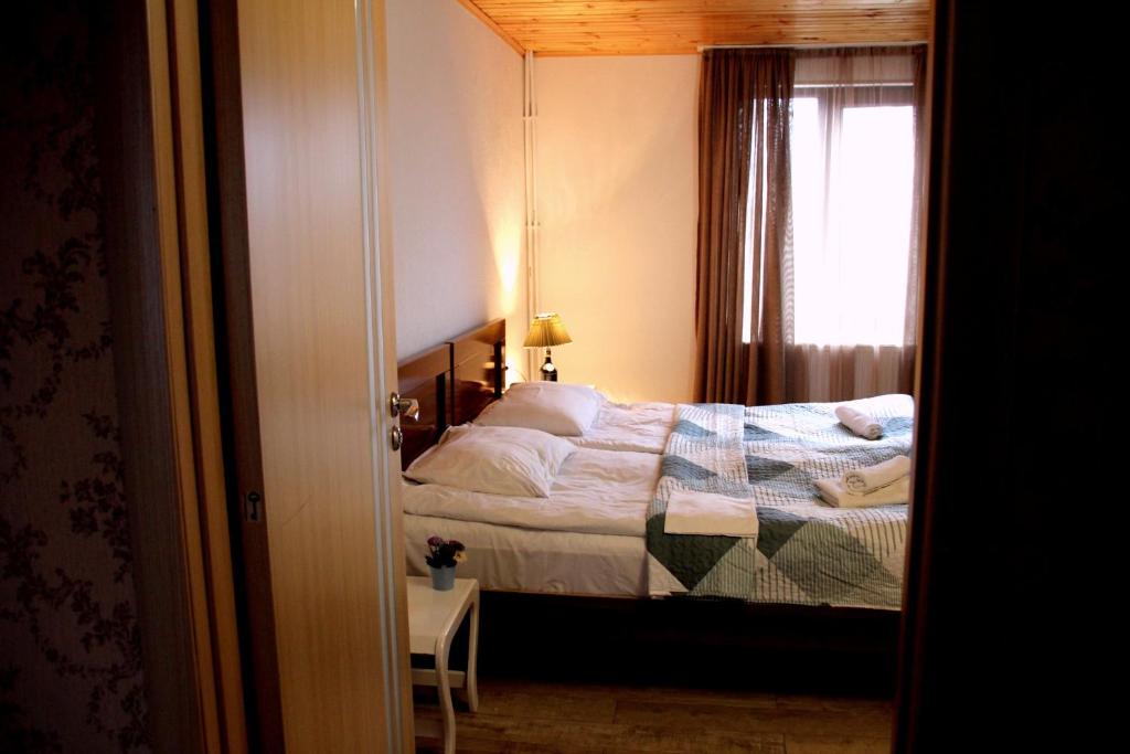 Sakhli Laghamshi room 4